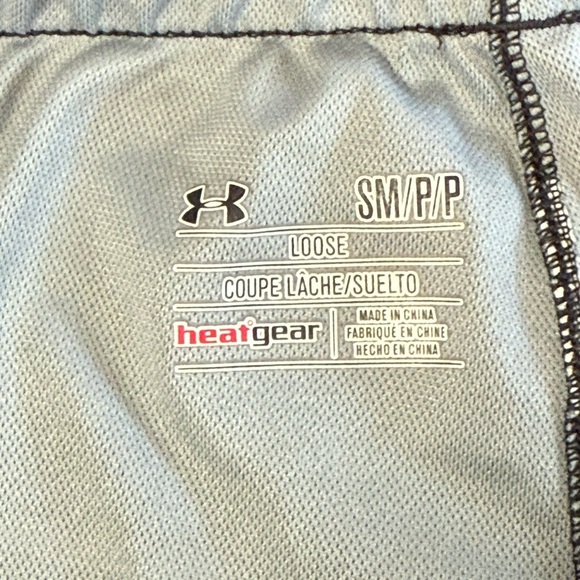 Under Armour HeatGear Women’s Athletic Shorts Small Black Gray Striped  EUC - Picture 2 of 4